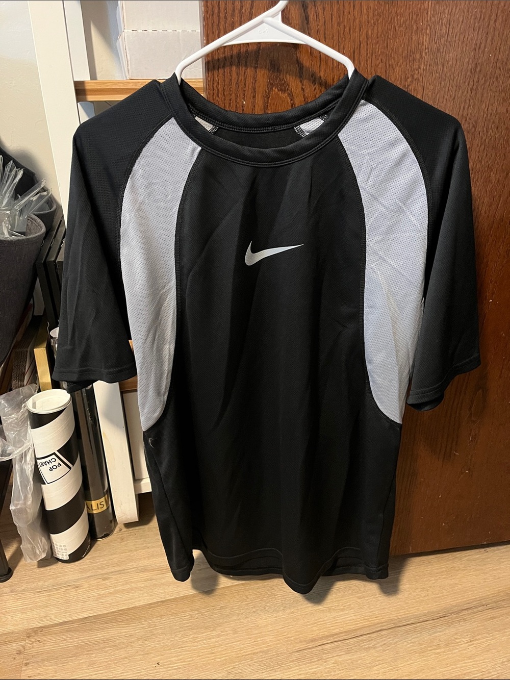 Nike Men’s Black & Gray Short Sleeve Performance Shirt